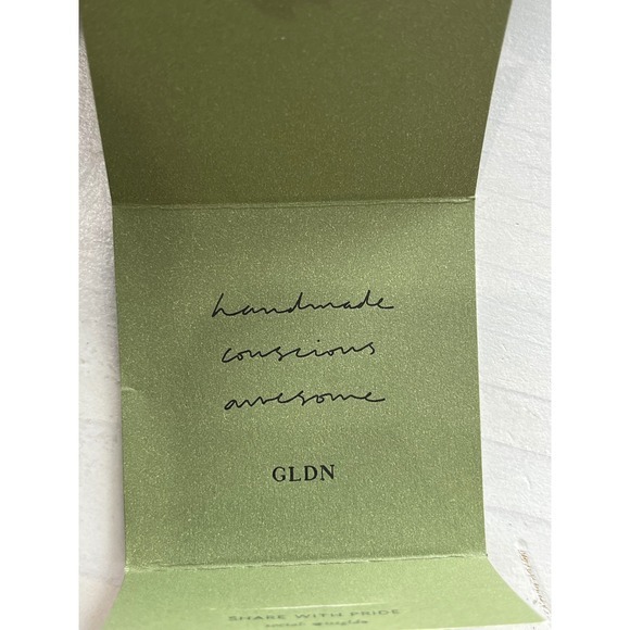 NEW GLDN Gold Tone Necklace kissy face emoji‎ charm Pendant - Picture 6 of 8